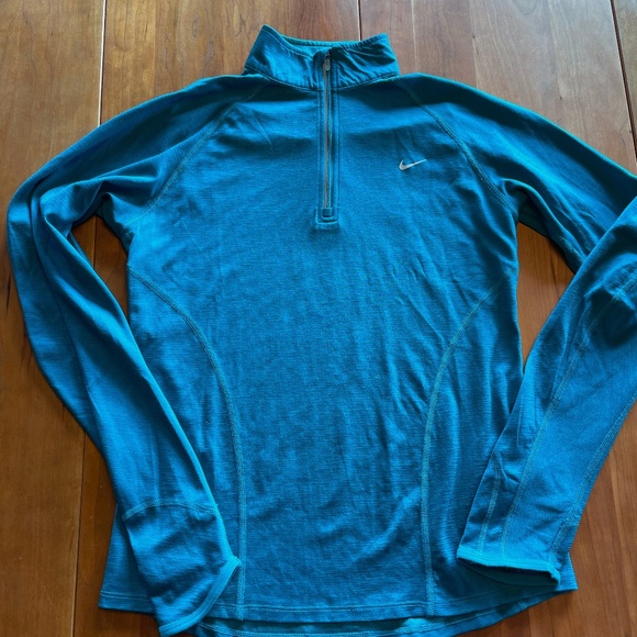 Nike  1/4 zip jacket - size M - Picture 2 of 6